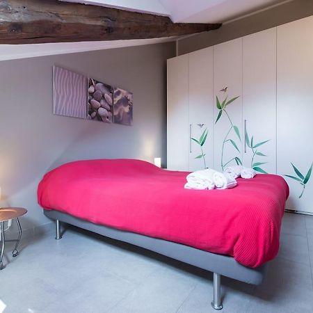 Accogliente Mansarda A Porta Nuova Apartman Torino Kültér fotó