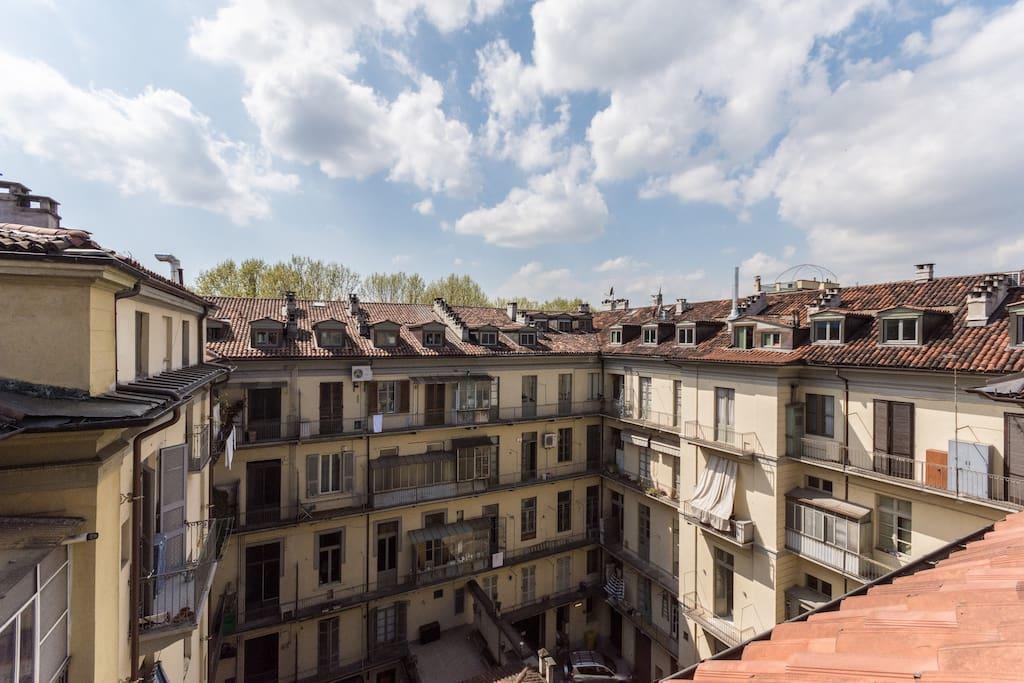Accogliente Mansarda A Porta Nuova Apartman Torino Kültér fotó